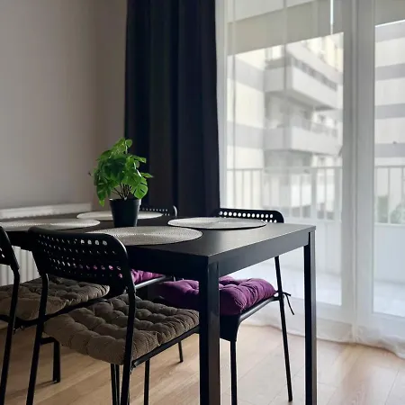 K22 Cybernetics 15 Airport Chopin Apartamento *