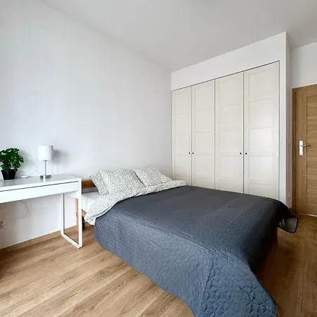 K22 Cybernetics 15 Airport Chopin Apartamento