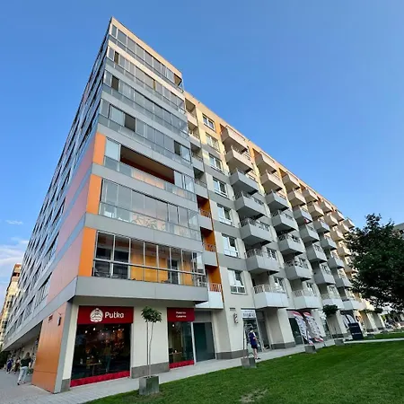 K22 Cybernetics 15 Airport Chopin Apartamento