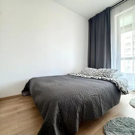 K22 Cybernetics 15 Airport Chopin Apartamento *